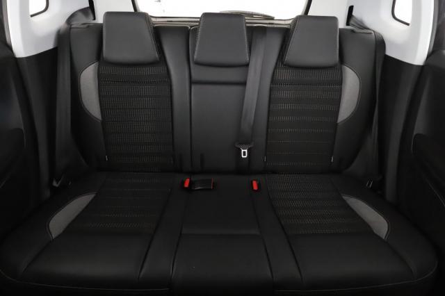 Peugeot 2008 image 2
