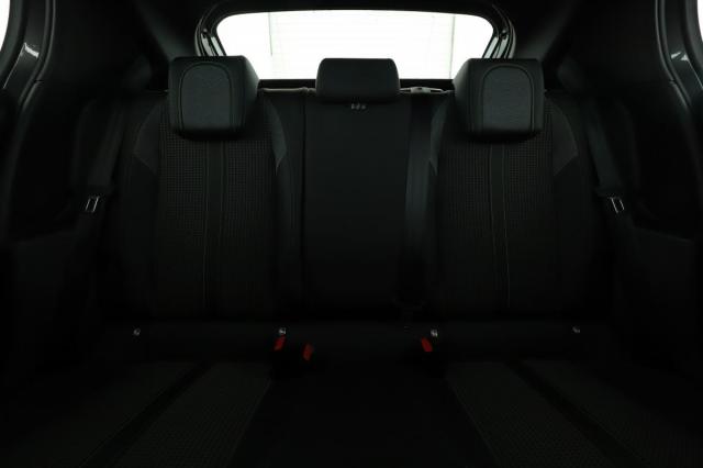 Peugeot 208 image 8
