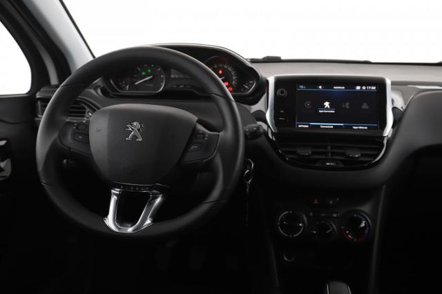 Peugeot 208 image 7