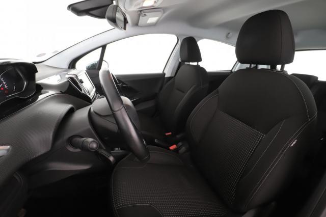 Peugeot 208 image 4