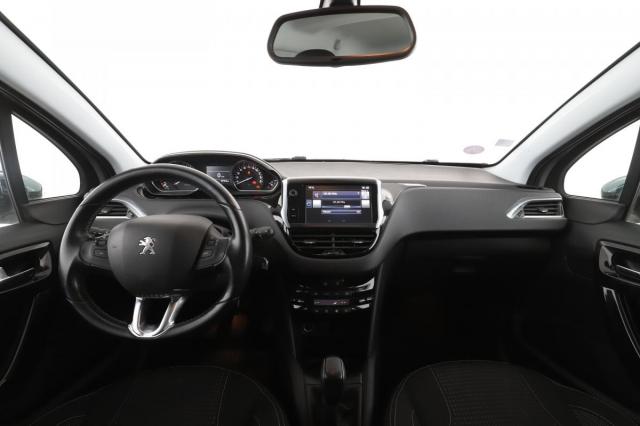 Peugeot 208 image 8