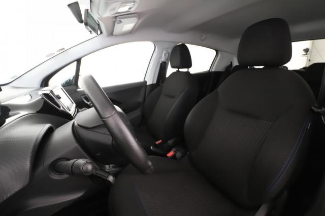 Peugeot 208 image 8