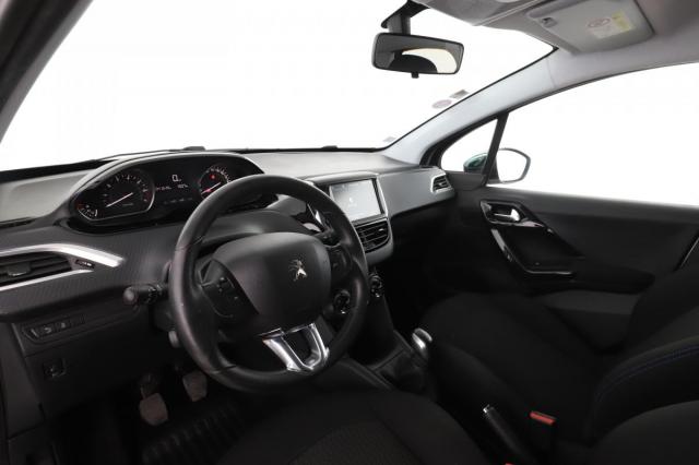 Peugeot 208 image 1