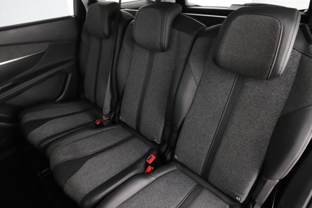 Peugeot 5008 image 2