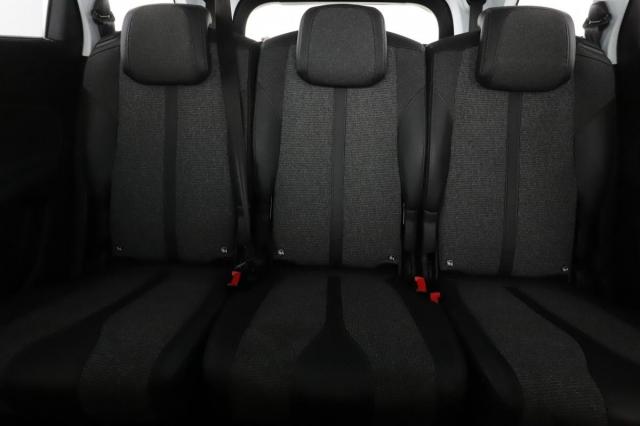 Peugeot 5008 image 9