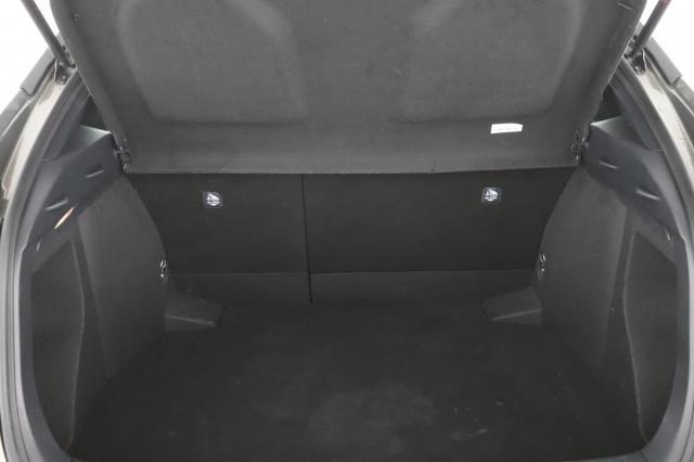 Toyota C-Hr image 2