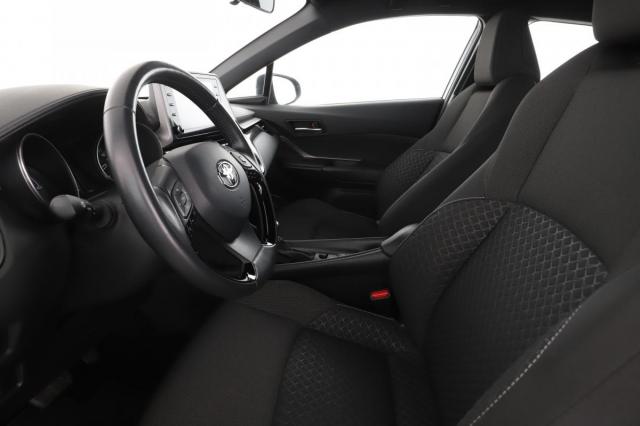 Toyota C-Hr image 4