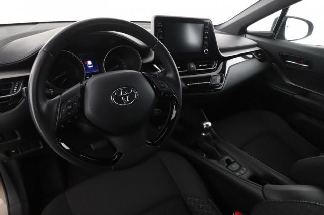 Toyota C-Hr image 3