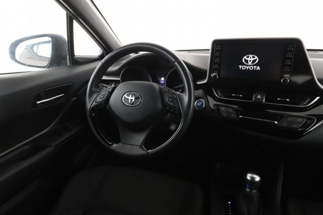 Toyota C-Hr image 1