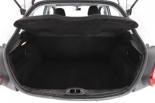 Peugeot 208 image 2