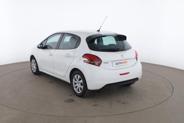 Peugeot 208 image 1