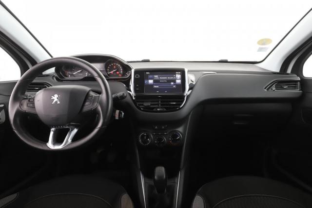 Peugeot 208 image 5