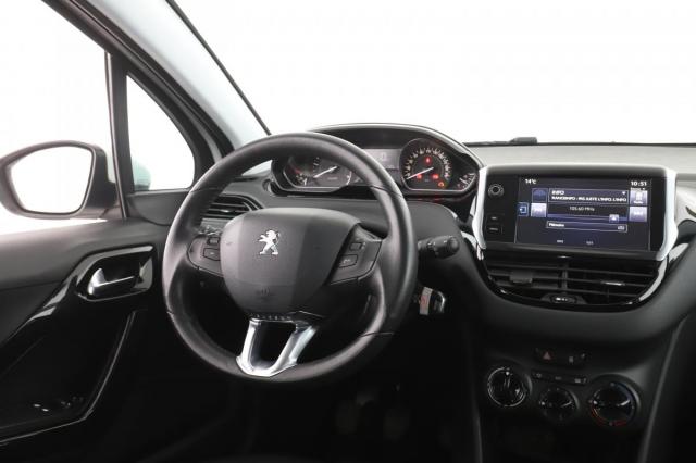 Peugeot 208 image 8