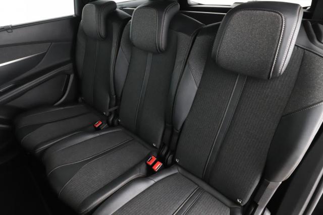Peugeot 5008 image 2