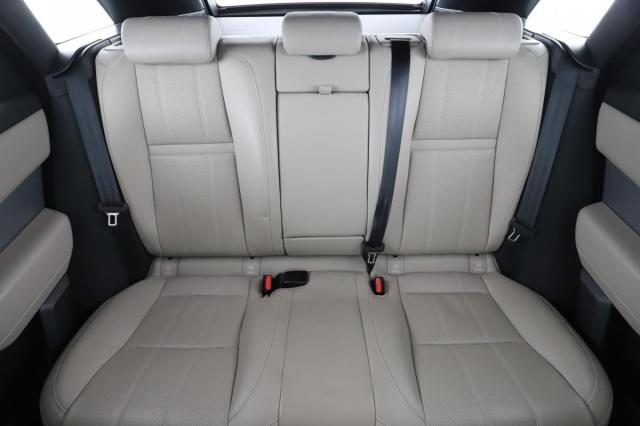 Land Rover Range Rover Velar image 3