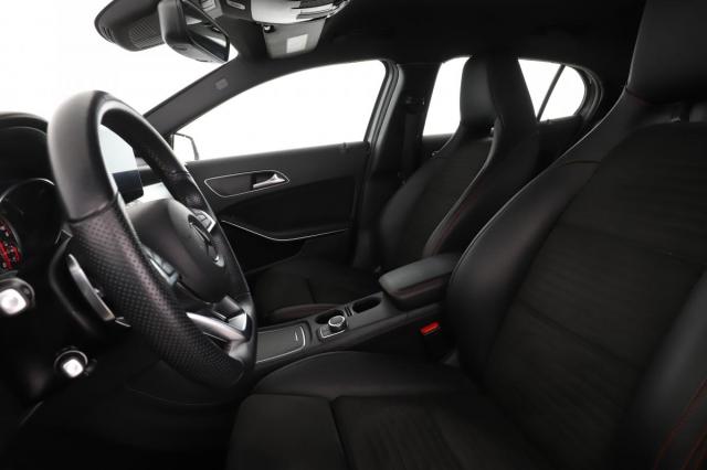 Mercedes Benz Gla image 9