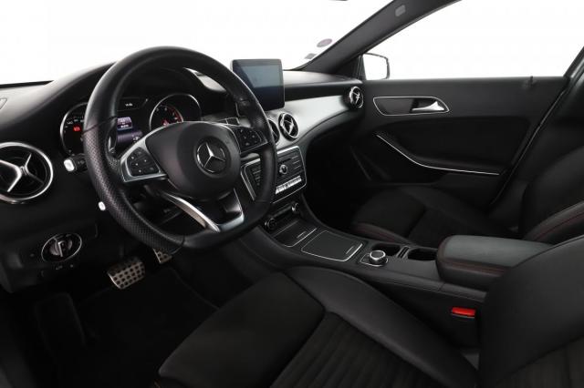 Mercedes Benz Gla image 2