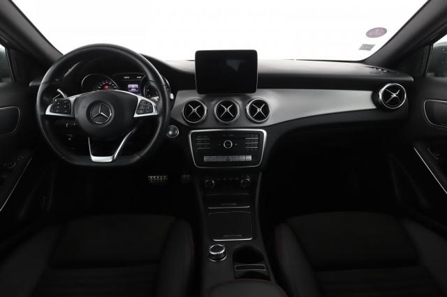 Mercedes Benz Gla image 1