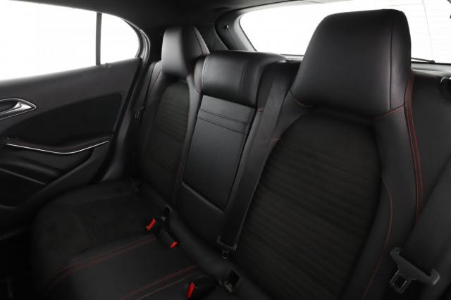 Mercedes Benz Gla image 3