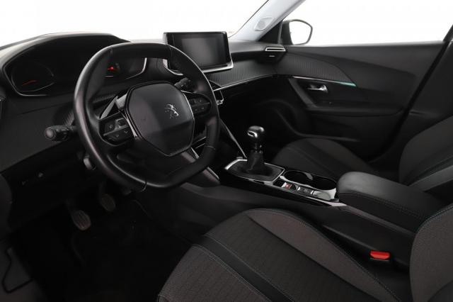 Peugeot 2008 image 1