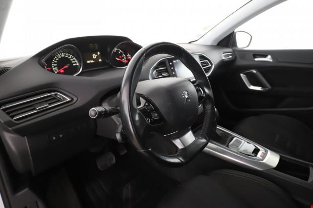 Peugeot 308 image 2