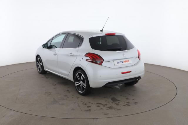 Peugeot 208 image 6