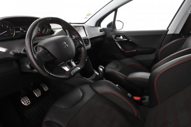 Peugeot 208 image 7