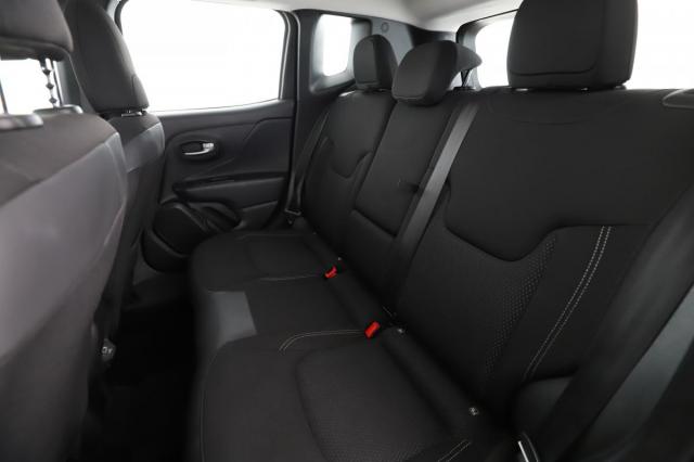 Jeep Renegade image 9