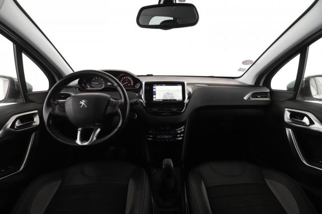 Peugeot 2008 image 3