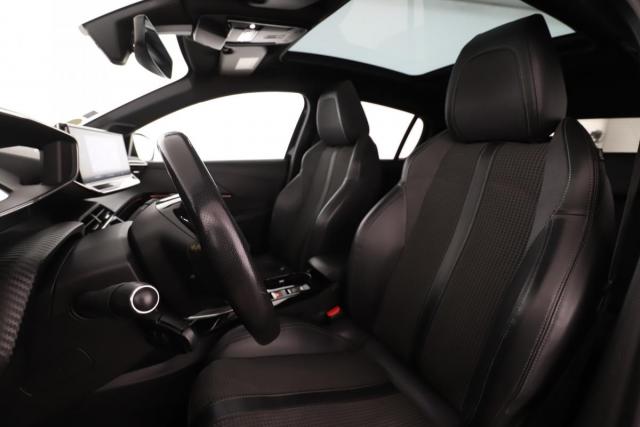 Peugeot 208 image 9