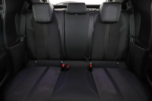 Peugeot 208 image 8