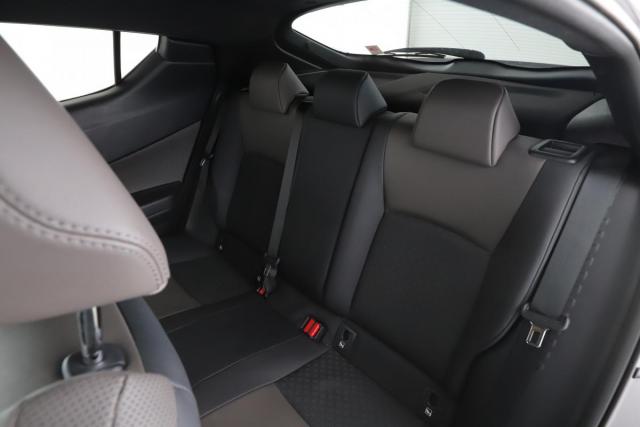 Toyota C-Hr image 9