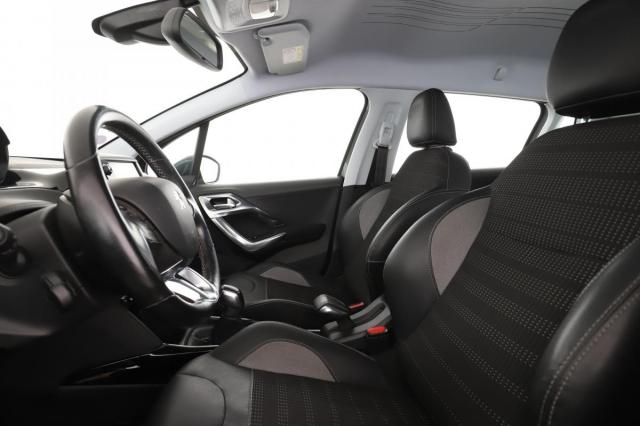 Peugeot 2008 image 3