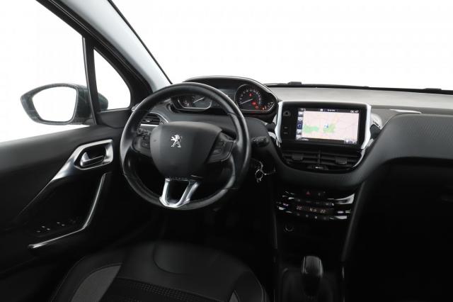 Peugeot 2008 image 8
