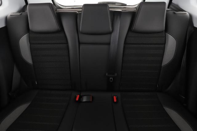 Peugeot 2008 image 2