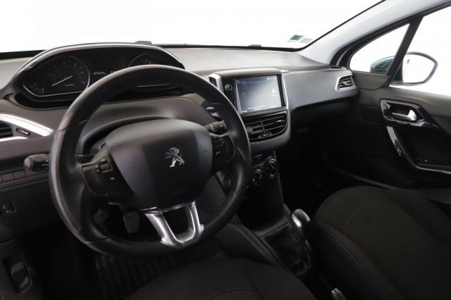 Peugeot 208 image 2
