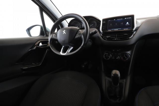 Peugeot 208 image 6