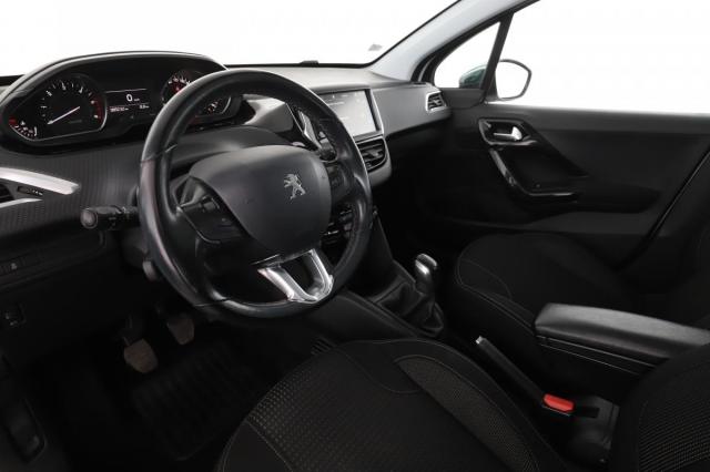 Peugeot 208 image 7