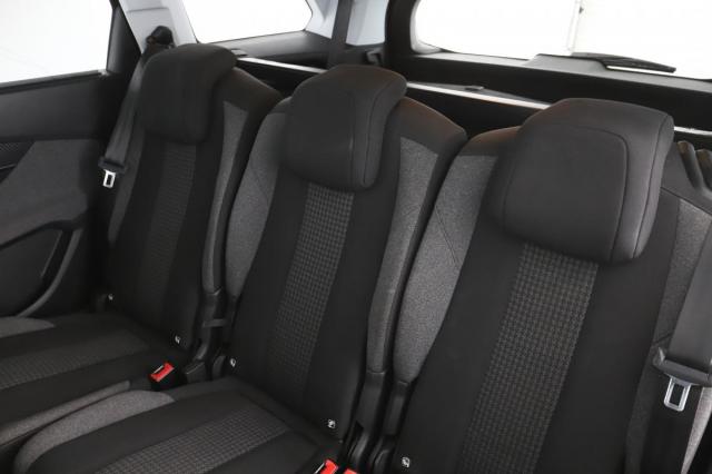 Peugeot 5008 image 8