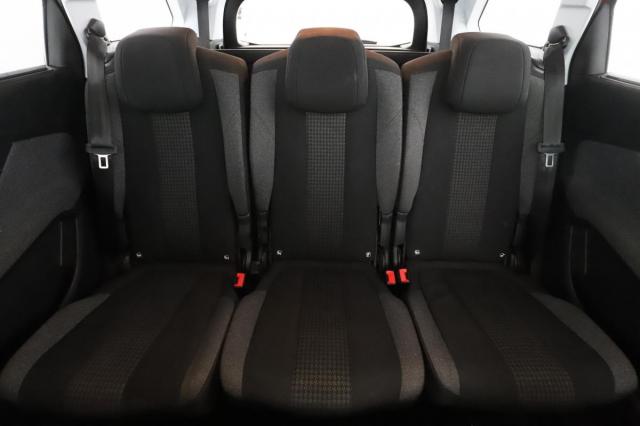 Peugeot 5008 image 1