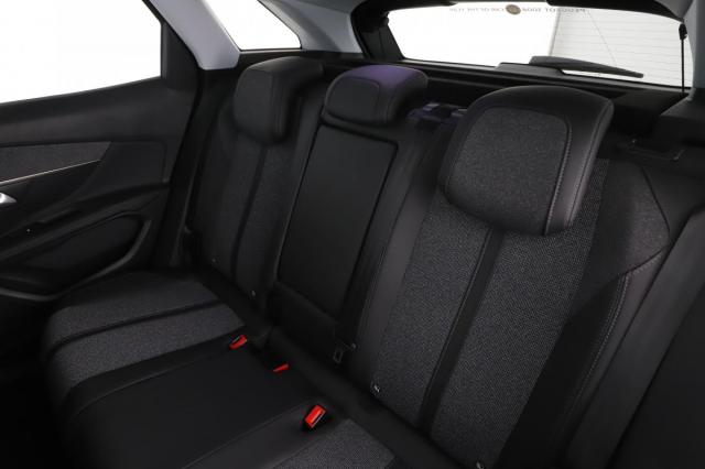 Peugeot 3008 image 2