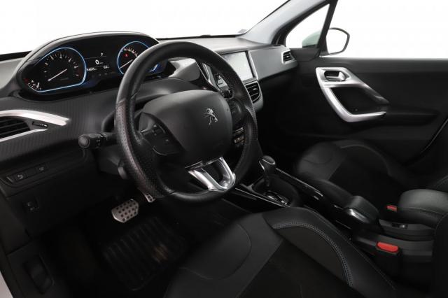 Peugeot 2008 image 2
