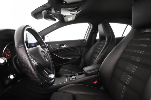 Mercedes Benz Gla image 9