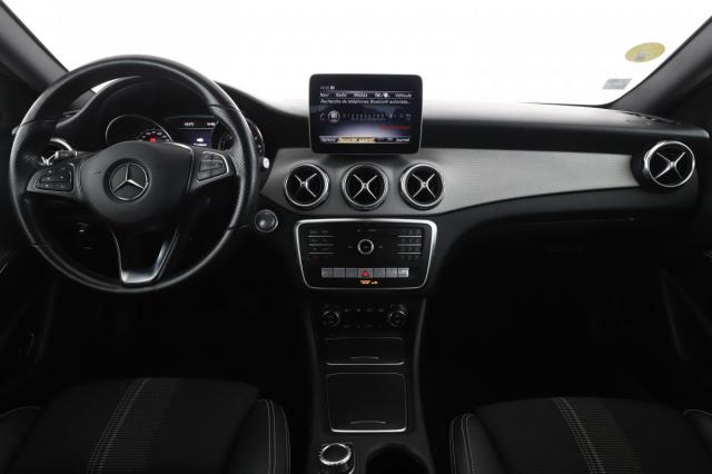 Mercedes Benz Gla image 5