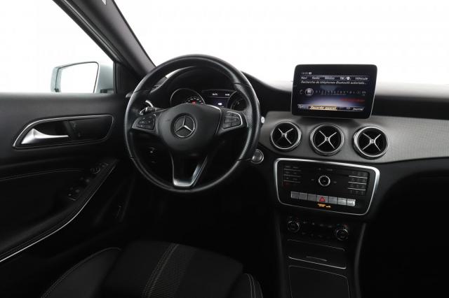 Mercedes Benz Gla image 1