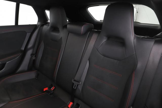 Mercedes Benz Cla Shooting Brake image 4