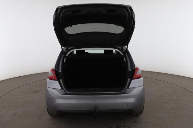 Peugeot 308 image 1