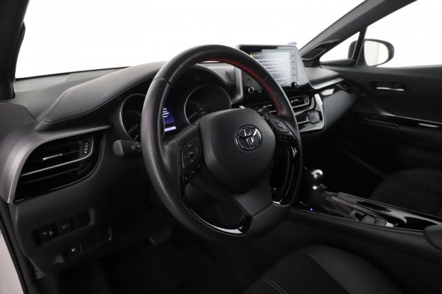 Toyota C-Hr image 7