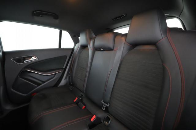Mercedes Benz Cla Shooting Brake image 5