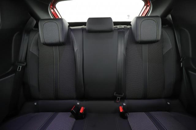 Peugeot 208 image 6